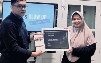 GROW & GLOW UP DI SOCIAL MEDIA: BERBAGI PENGALAMAN ASYIK BERSAMA UKM LITERASI UNTAG BANYUWANGI