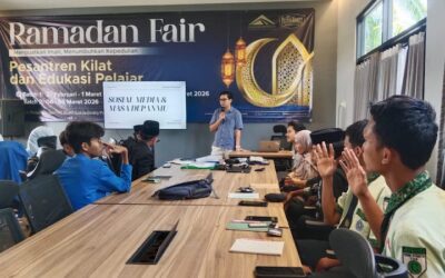 Berbagi Tentang Sosial Media dan Masa Depan di Rumah Pintar BSI Pesanggaran